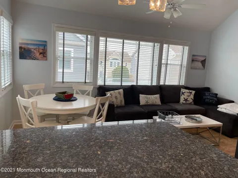 106 W Pompano Way