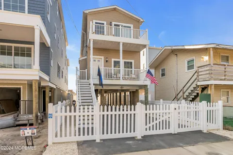329 Franklin Avenue