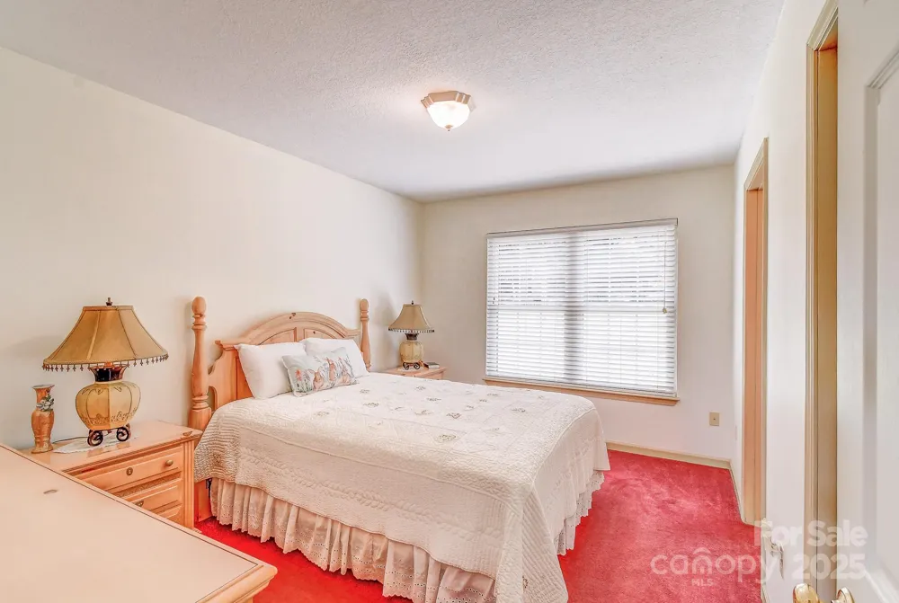 99999 Black Bear Ridge Trail Zirconia, NC 28790