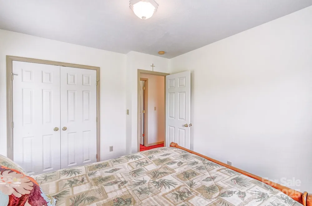 99999 Black Bear Ridge Trail Zirconia, NC 28790