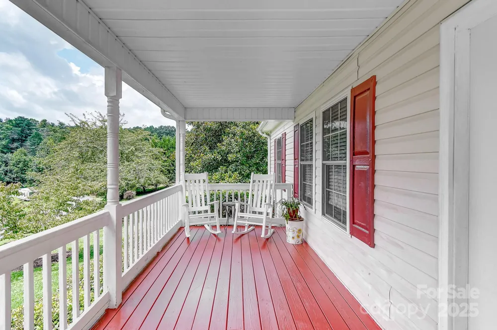 99999 Black Bear Ridge Trail Zirconia, NC 28790