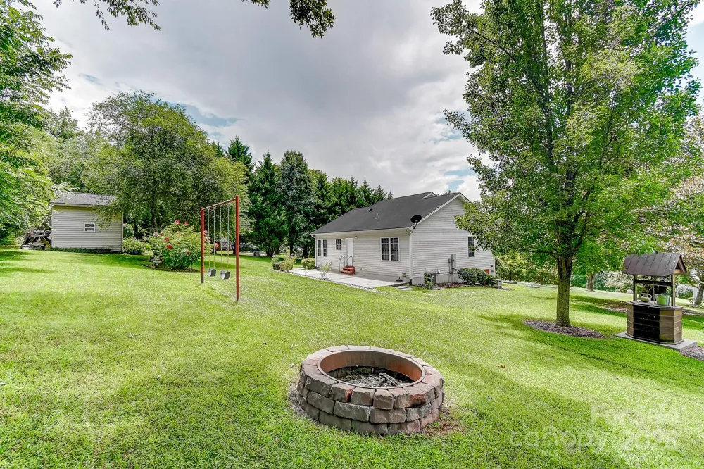 99999 Black Bear Ridge Trail Zirconia, NC 28790