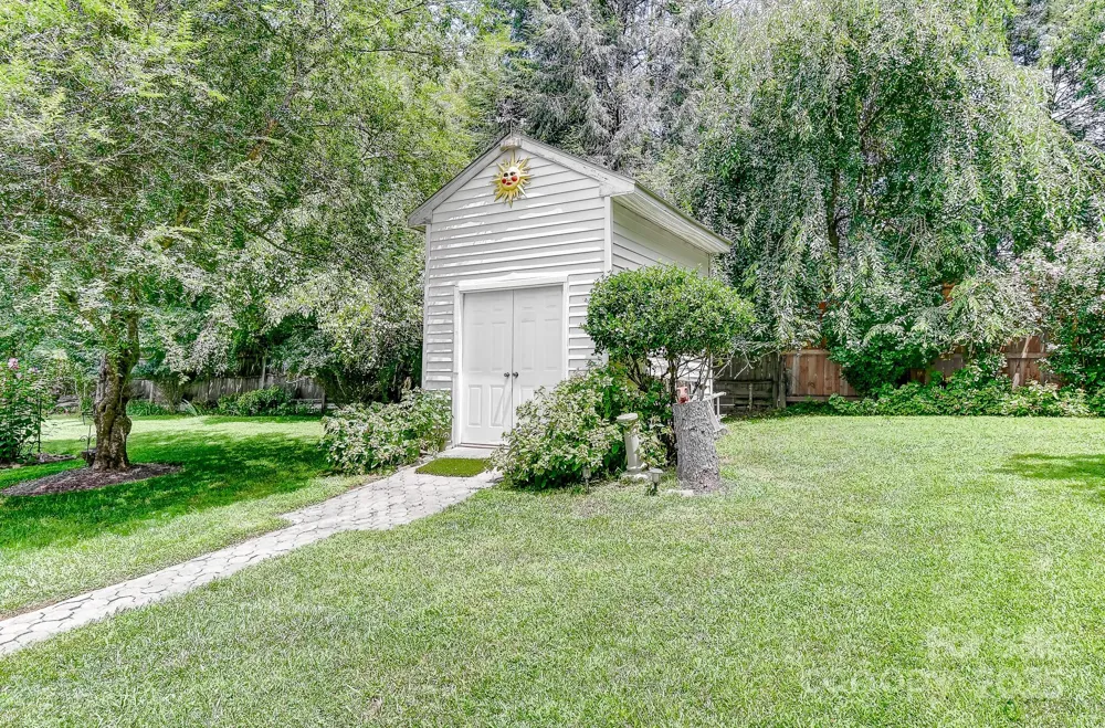 99999 Black Bear Ridge Trail Zirconia, NC 28790