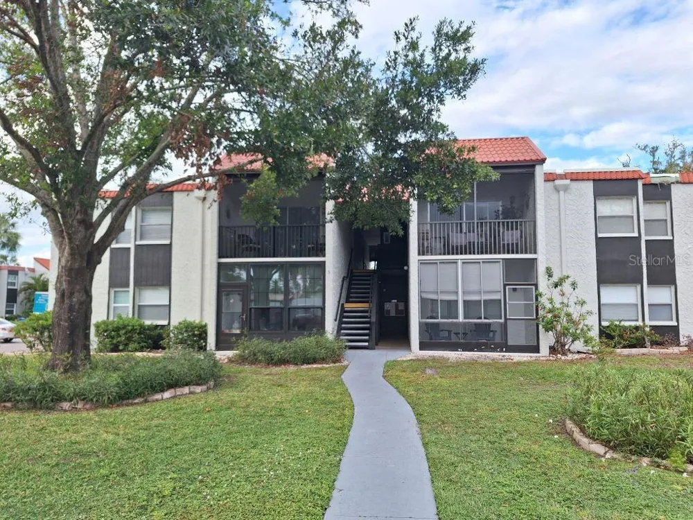 3255 BENEVA ROAD #102 Sarasota, FL 34232