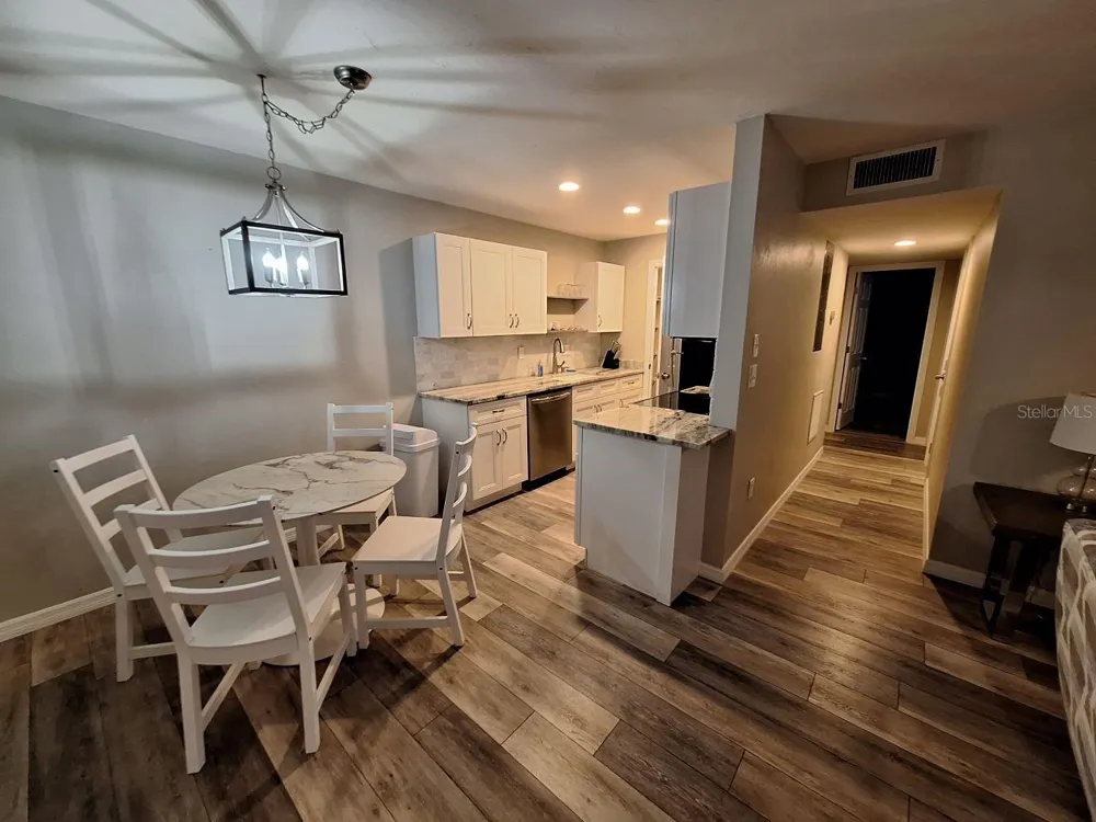 3255 BENEVA ROAD #102 Sarasota, FL 34232