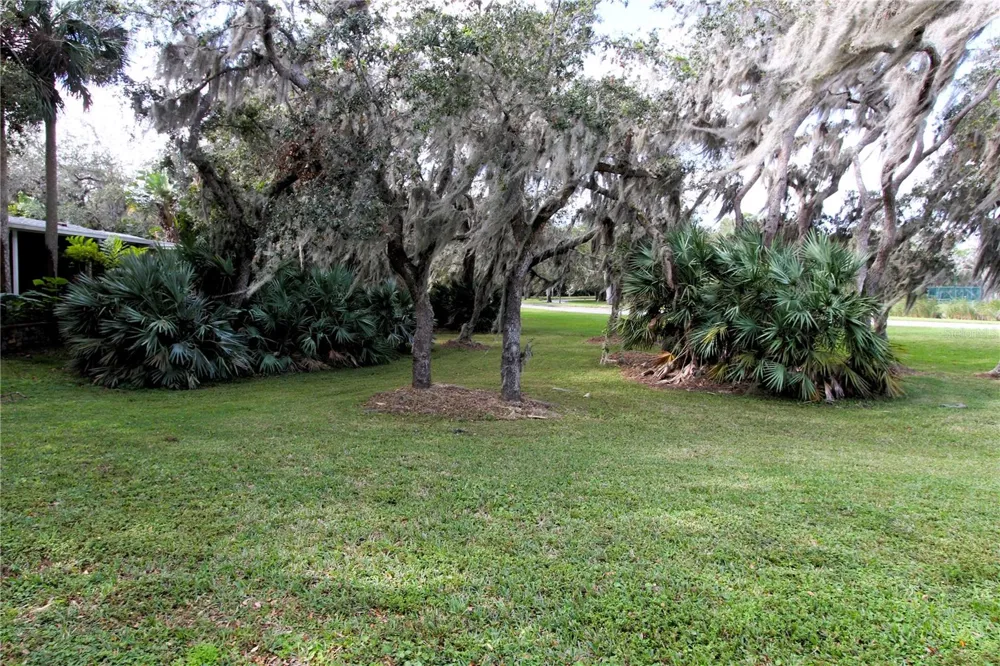 498 SIOUX BOULEVARD Oak Hill, FL 32759