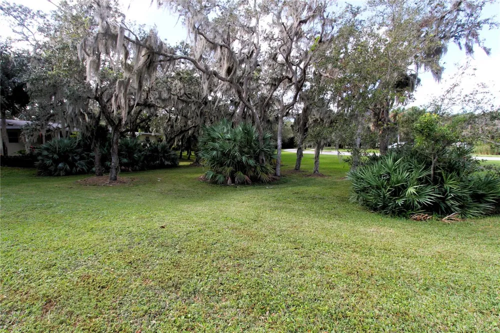 498 SIOUX BOULEVARD Oak Hill, FL 32759