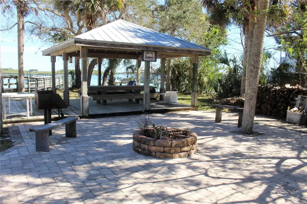 498 SIOUX BOULEVARD Oak Hill, FL 32759