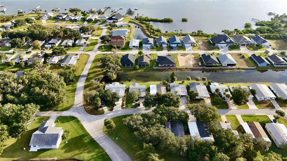 498 SIOUX BOULEVARD Oak Hill, FL 32759