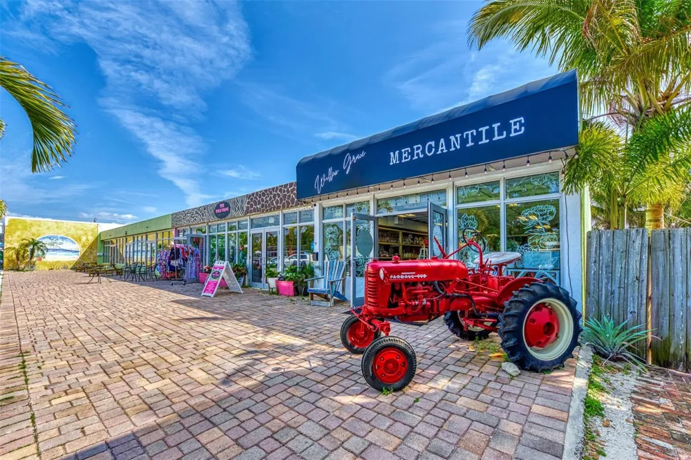 2400 BEACH ROAD #17 Englewood, FL 34223