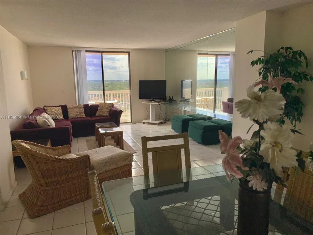 1500 S Ocean Dr #17E Hollywood, FL 33019