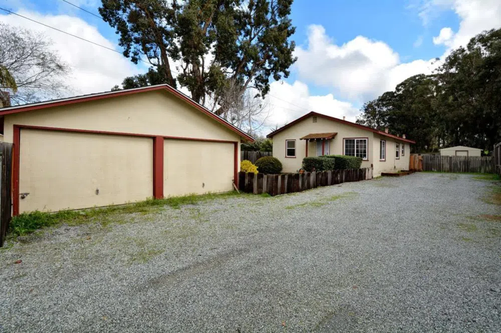 1168 Waring #2 Seaside, CA 93955