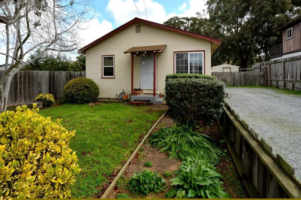 1168 Waring #2 Seaside, CA 93955