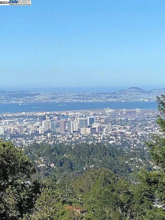 Chelton Dr Oakland, CA 94611