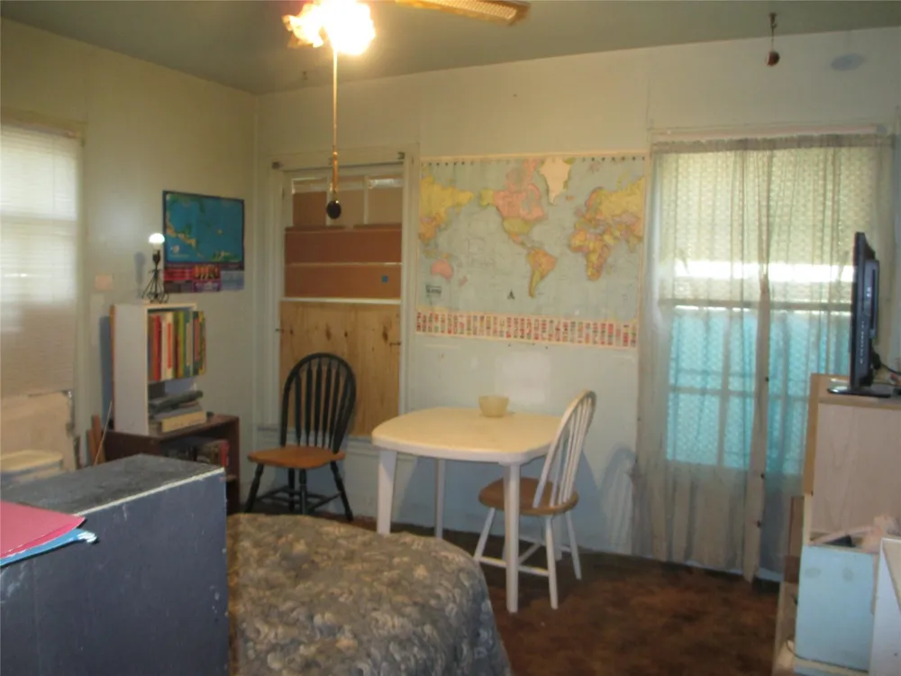 606 E Humble Street Baytown, TX 77520