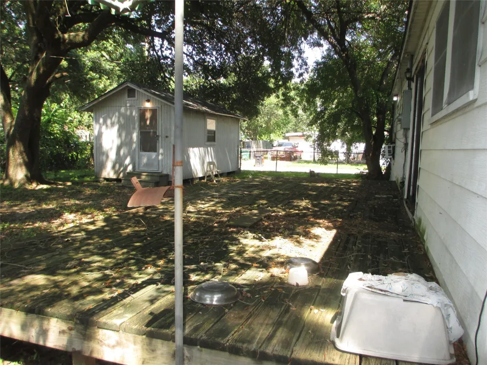 606 E Humble Street Baytown, TX 77520