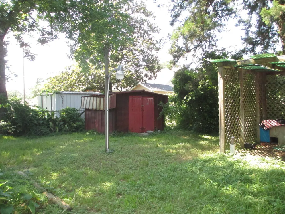 606 E Humble Street Baytown, TX 77520