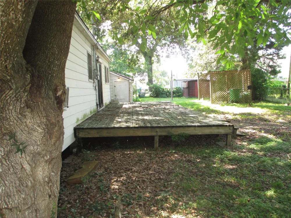 606 E Humble Street Baytown, TX 77520
