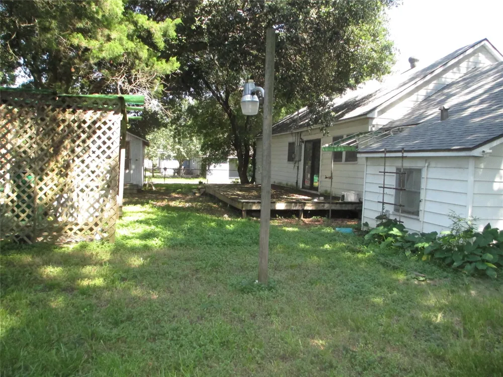 606 E Humble Street Baytown, TX 77520
