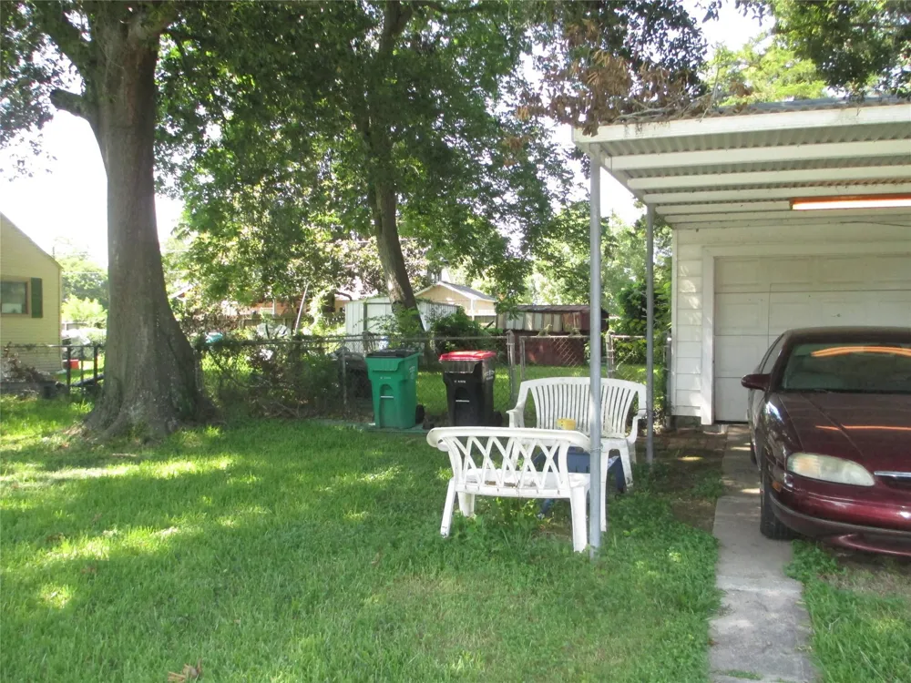 606 E Humble Street Baytown, TX 77520