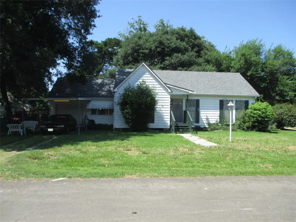 606 E Humble Street Baytown, TX 77520