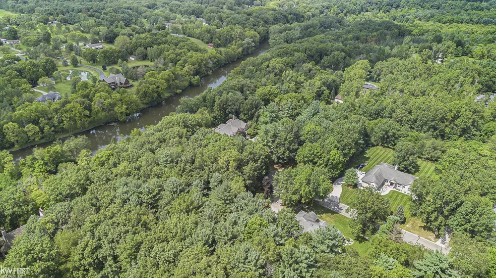 9207 N. Island Court Flushing Charter Township, MI 48433