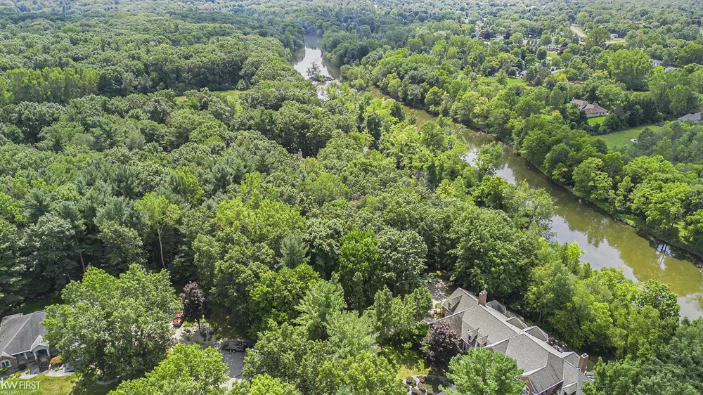 9207 N. Island Court Flushing Charter Township, MI 48433