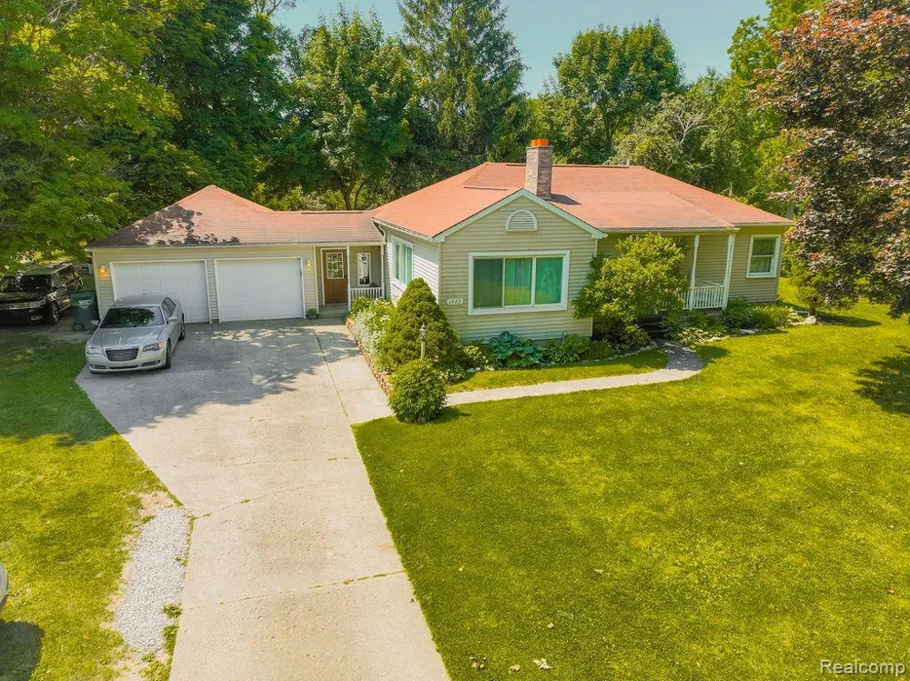 1224 S LAPEER ROAD Lapeer City, MI 48446