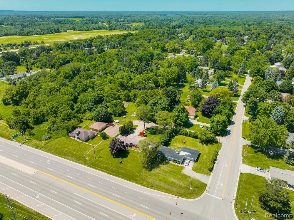 1214 S LAPEER ROAD Lapeer City, MI 48446