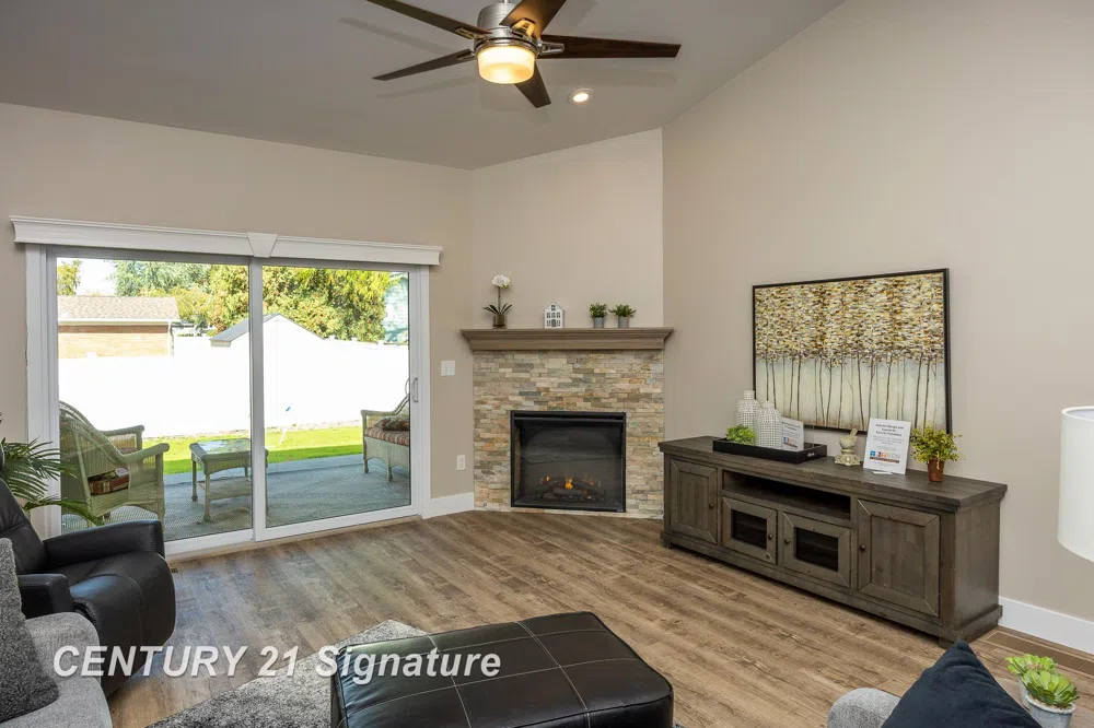 4073 Woodburn Court Saginaw Charter Township, MI 48603