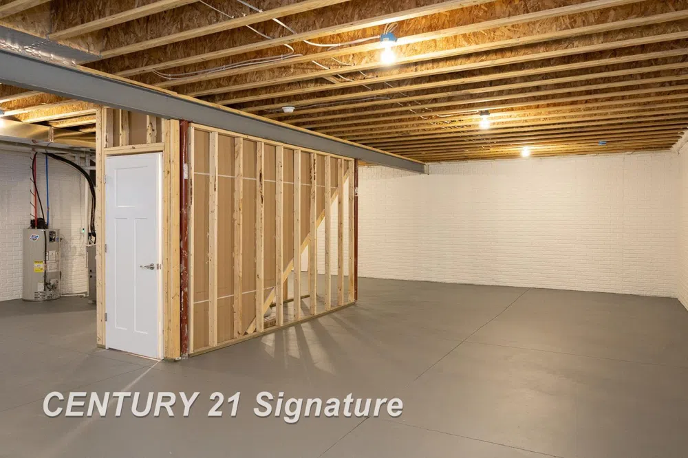 4073 Woodburn Court Saginaw Charter Township, MI 48603