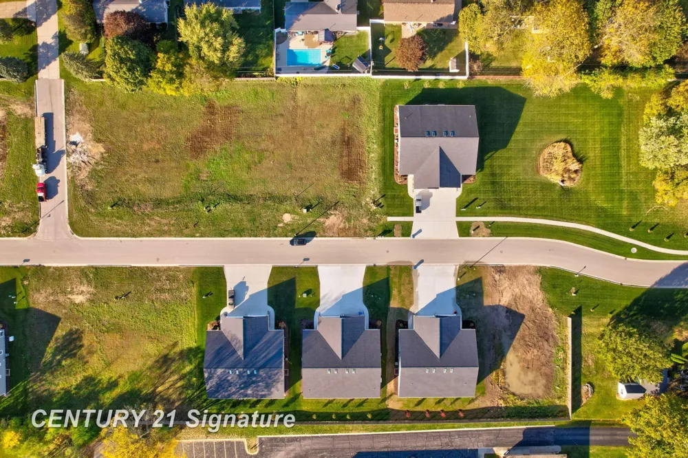 4073 Woodburn Court Saginaw Charter Township, MI 48603
