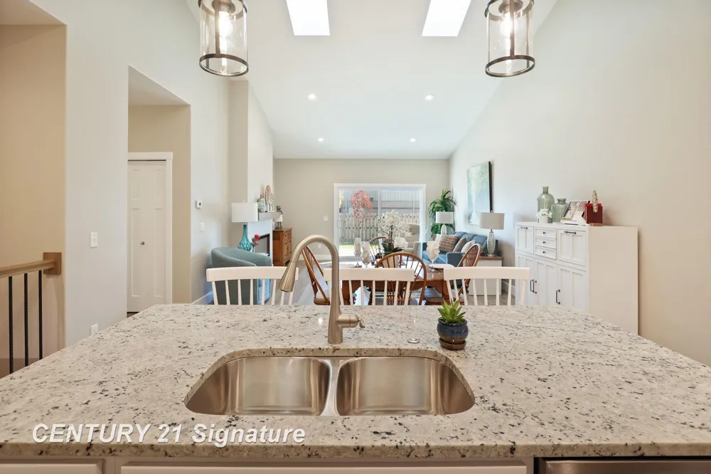 4073 Woodburn Court Saginaw Charter Township, MI 48603