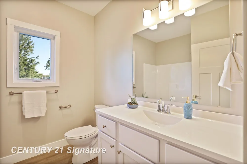 4073 Woodburn Court Saginaw Charter Township, MI 48603