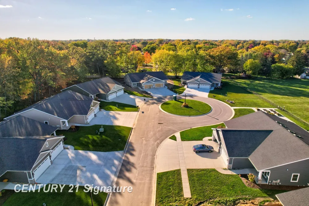 4073 Woodburn Court Saginaw Charter Township, MI 48603