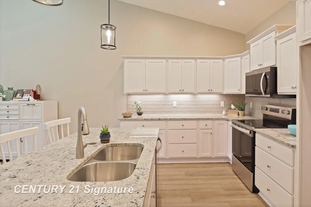 4073 Woodburn Court Saginaw Charter Township, MI 48603