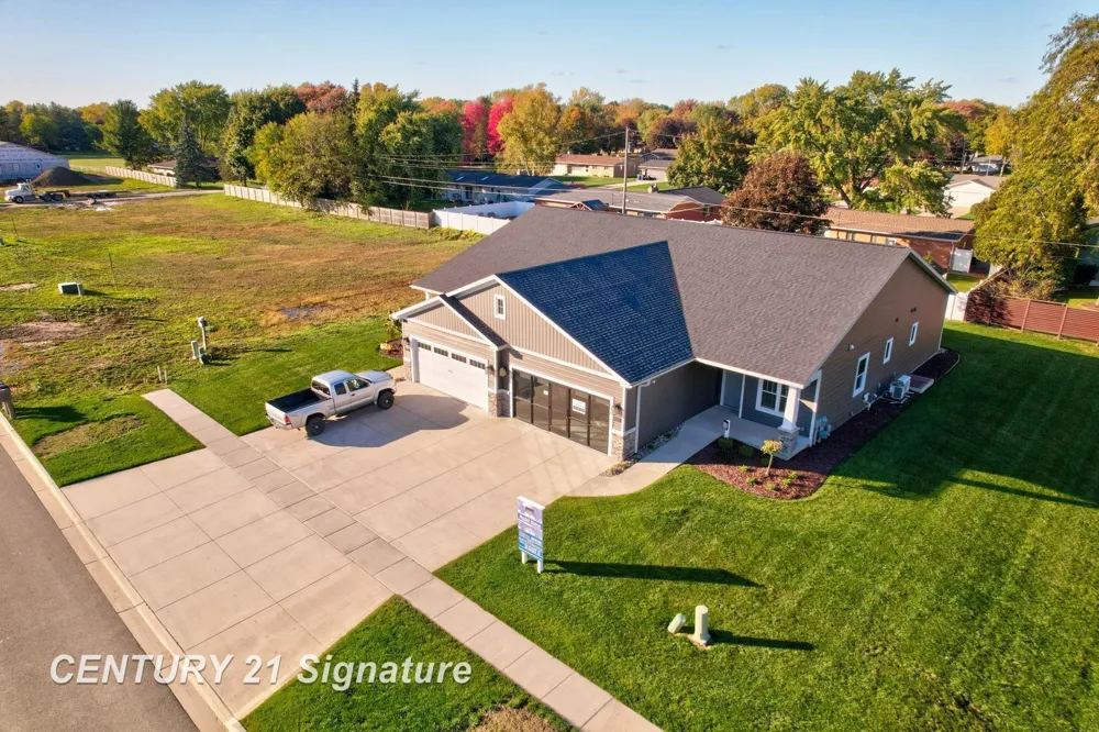 4073 Woodburn Court Saginaw Charter Township, MI 48603