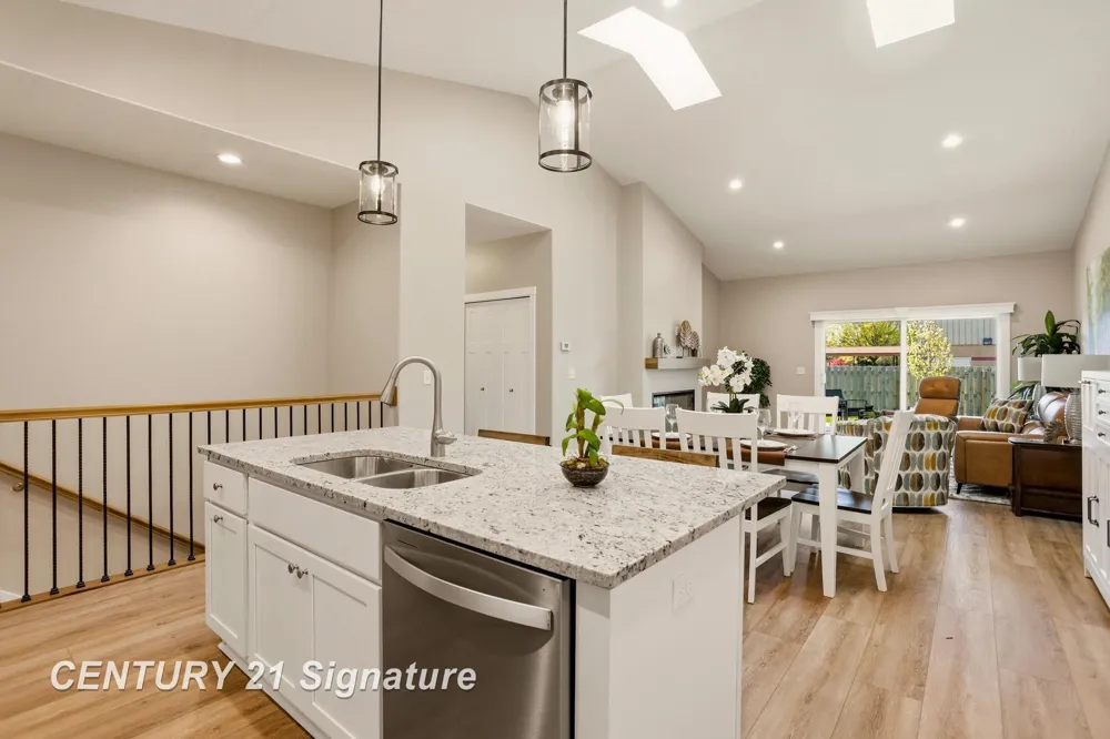 4073 Woodburn Court Saginaw Charter Township, MI 48603