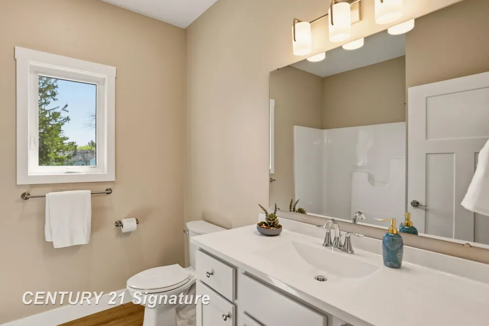 4073 Woodburn Court Saginaw Charter Township, MI 48603