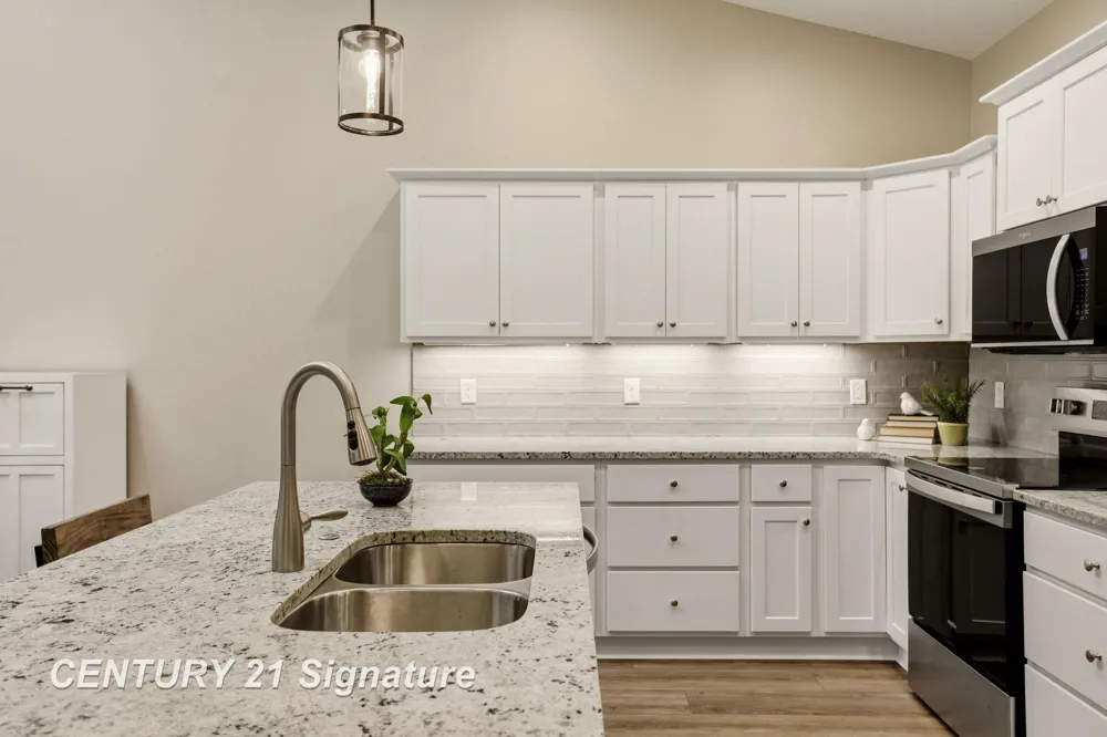 4073 Woodburn Court Saginaw Charter Township, MI 48603