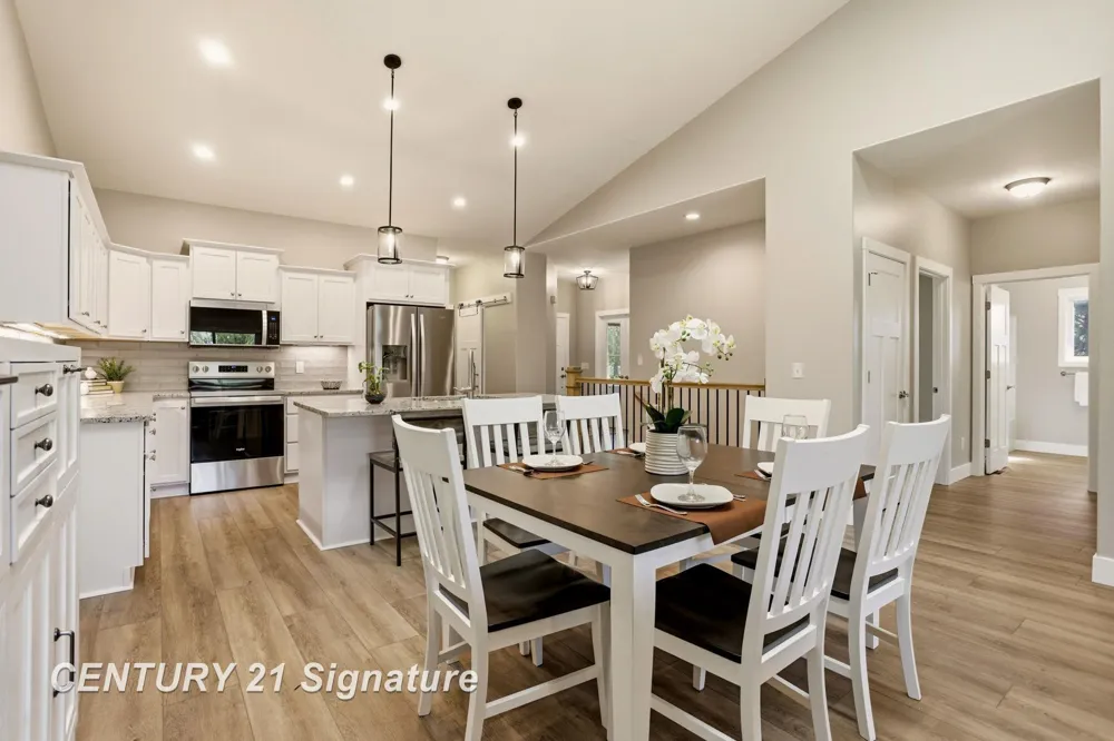 4073 Woodburn Court Saginaw Charter Township, MI 48603