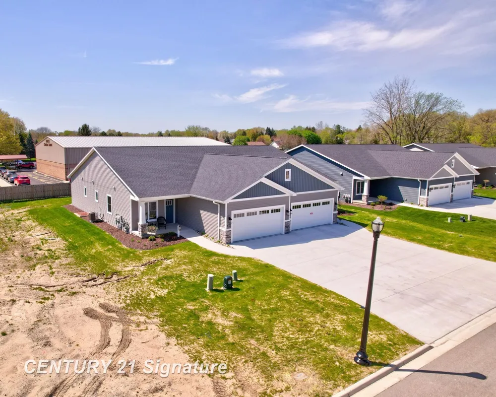 4073 Woodburn Court Saginaw Charter Township, MI 48603