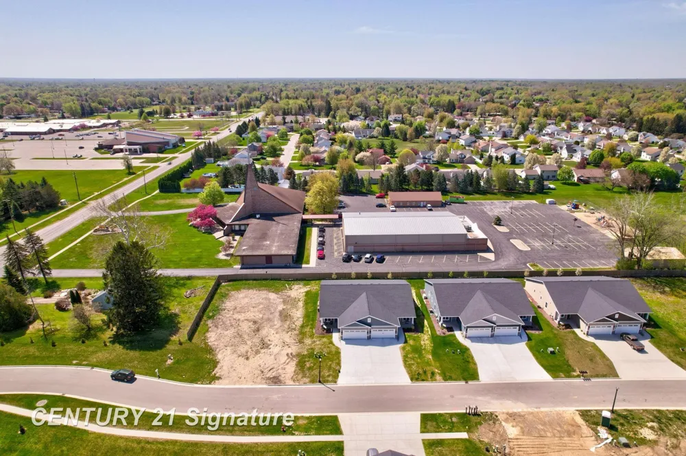 4073 Woodburn Court Saginaw Charter Township, MI 48603