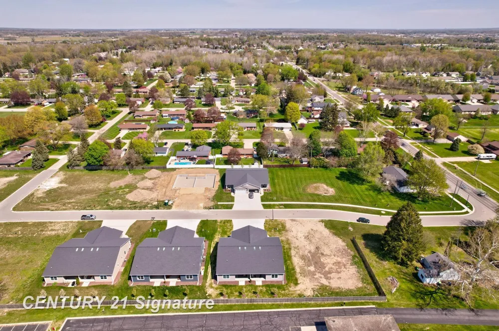 4073 Woodburn Court Saginaw Charter Township, MI 48603