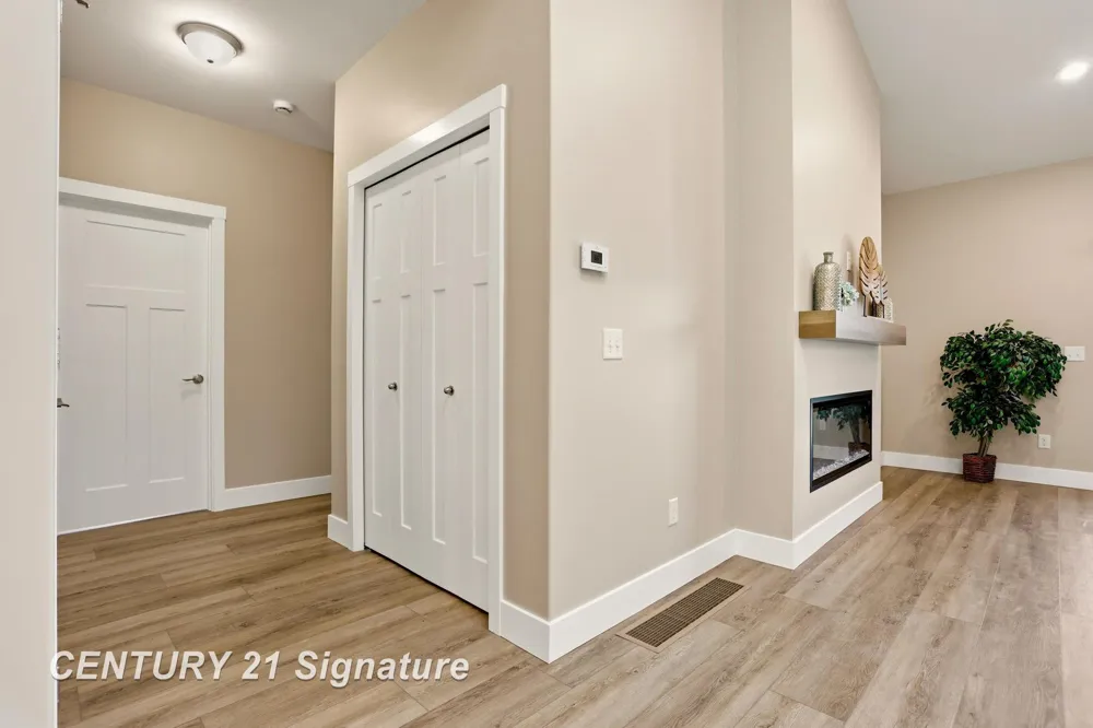 4073 Woodburn Court Saginaw Charter Township, MI 48603