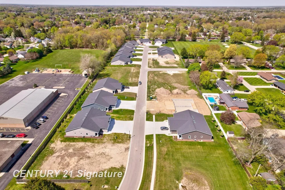4073 Woodburn Court Saginaw Charter Township, MI 48603