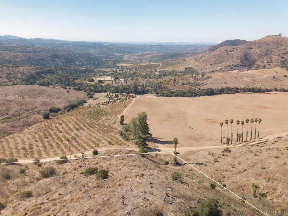 40 Oak Glen Road Valley Center, CA 92082