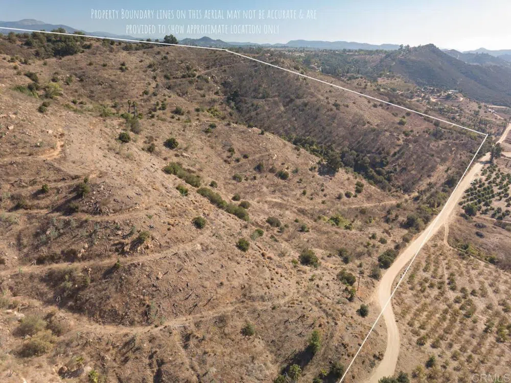 40 Oak Glen Road Valley Center, CA 92082