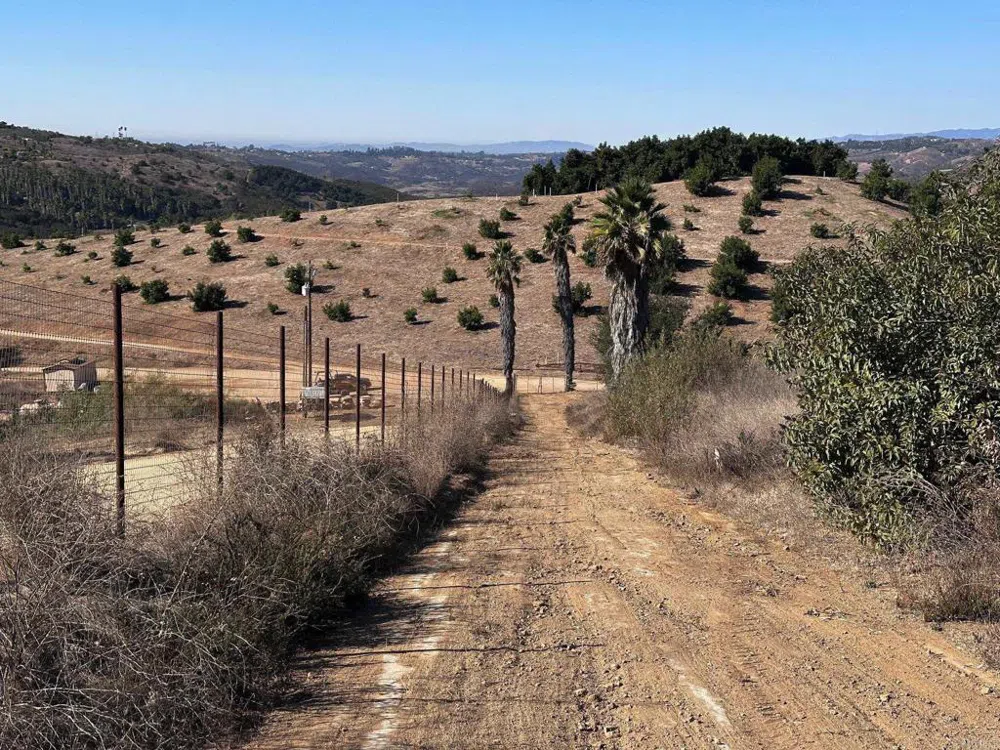 40 Oak Glen Road Valley Center, CA 92082