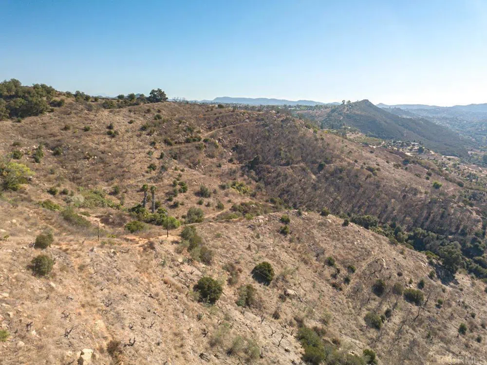 40 Oak Glen Road Valley Center, CA 92082